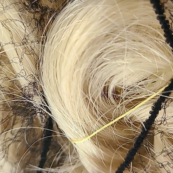 MAGIC GOLD Synthetic Hair Piece Color 613 Blond NWT - Picture 3 of 4